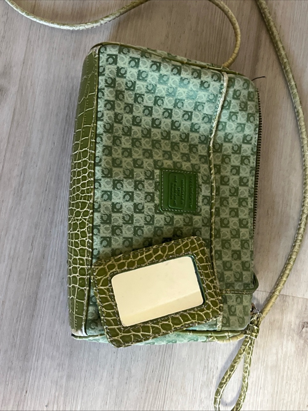 Liz Claiborne Y2K Vintage Lime Green monogram faux croc accents Crossbody Bag - Picture 5 of 7